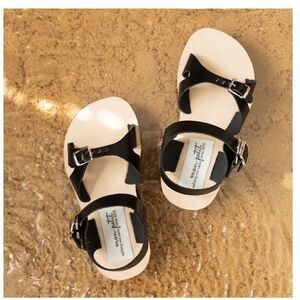 Mon‎ Petit cape cod black Sandals toddler Size 5